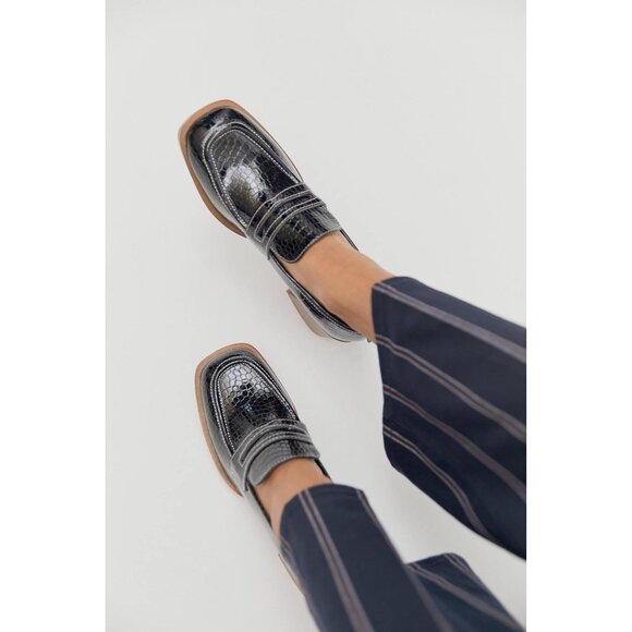 Urban Outfitters Lucy Croc Shiney Slip-on Faux Leather Loafer Block Heel Size 7 - Picture 4 of 14